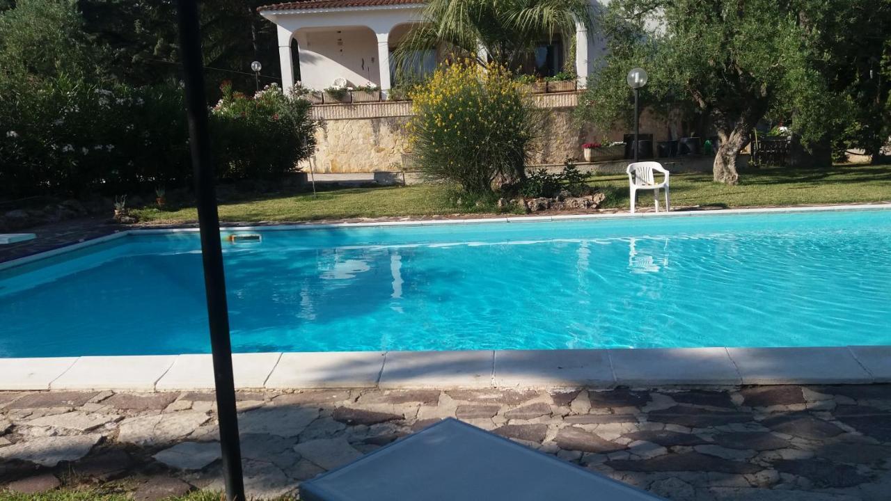 La Ginestra Bed & Breakfast Trani Bagian luar foto