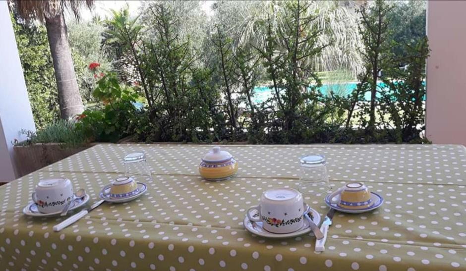 La Ginestra Bed & Breakfast Trani Bagian luar foto
