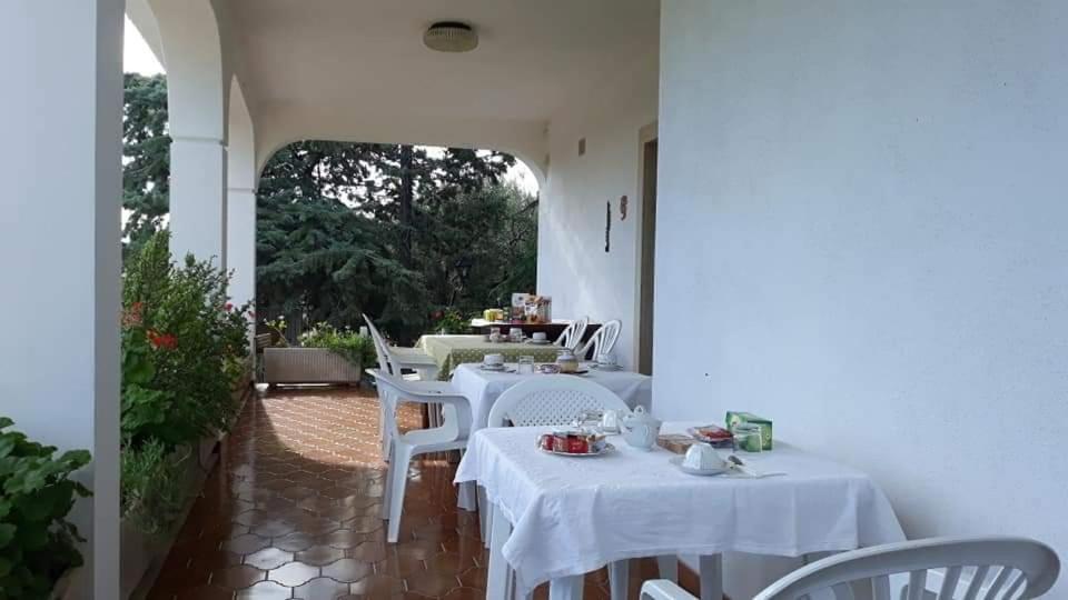 La Ginestra Bed & Breakfast Trani Bagian luar foto