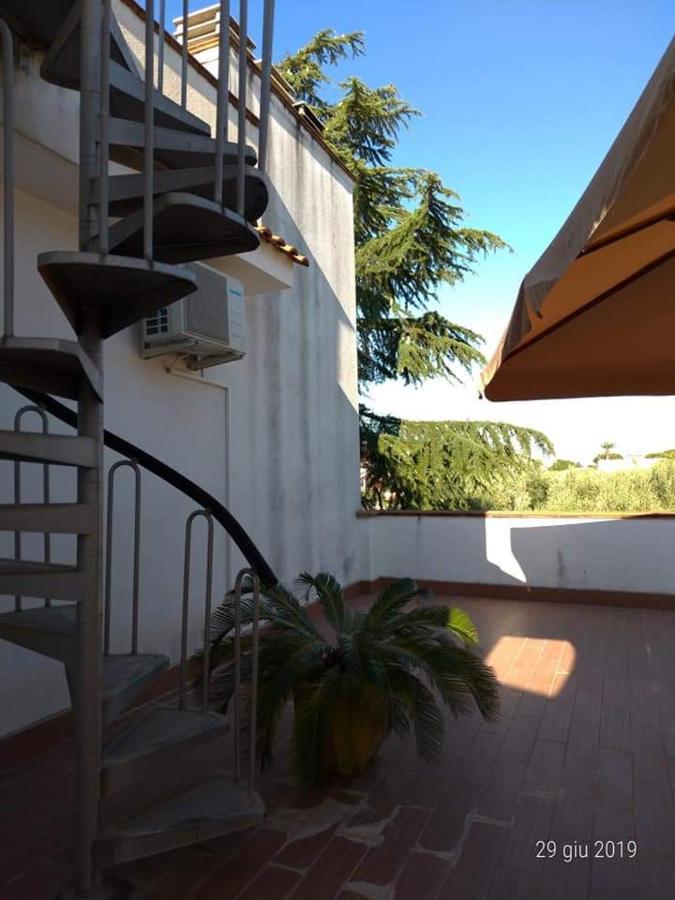 La Ginestra Bed & Breakfast Trani Bagian luar foto