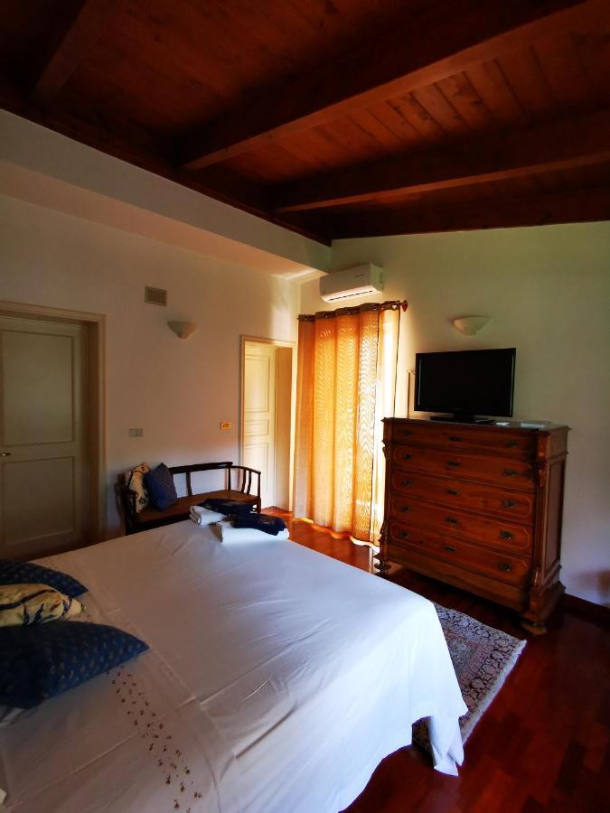 La Ginestra Bed & Breakfast Trani Bagian luar foto