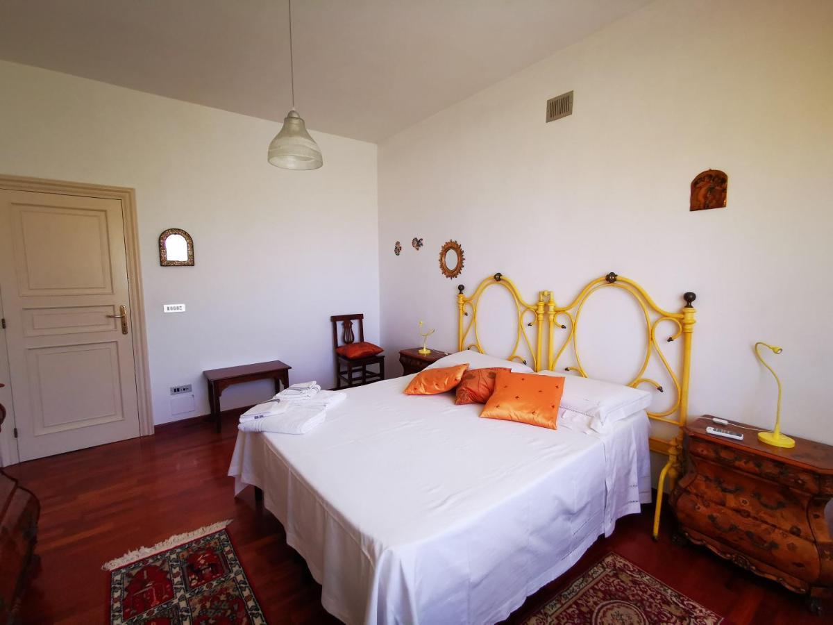 La Ginestra Bed & Breakfast Trani Bagian luar foto
