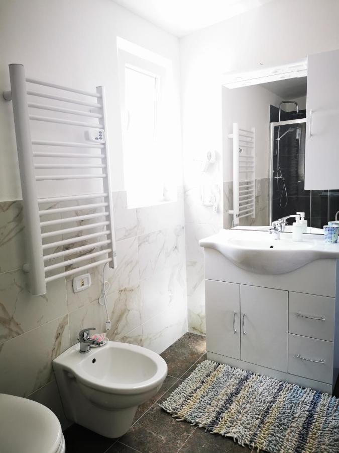 La Ginestra Bed & Breakfast Trani Bagian luar foto