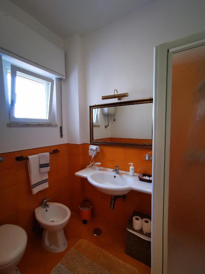 La Ginestra Bed & Breakfast Trani Bagian luar foto