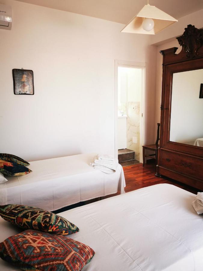 La Ginestra Bed & Breakfast Trani Bagian luar foto